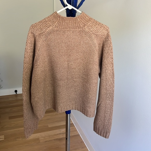 Like New Wild Fable Cropped Sweater - Picture 3 of 4